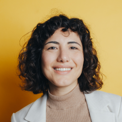 Ayşenur Kölgesiz